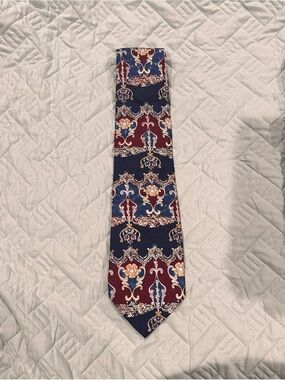 bill blass Navy and Burgundy Ornate Medallion Tie